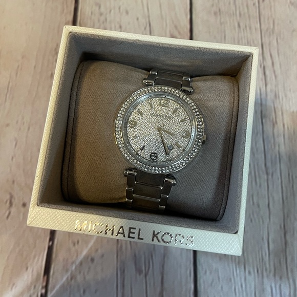 Michael Kors Watch - Picture 8 of 12